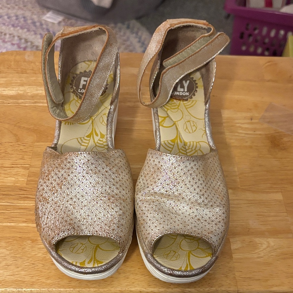 Fly London Women's Gold Metallic Wedge Sandals